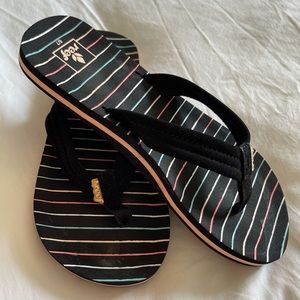 Brand new reef sandals slippers